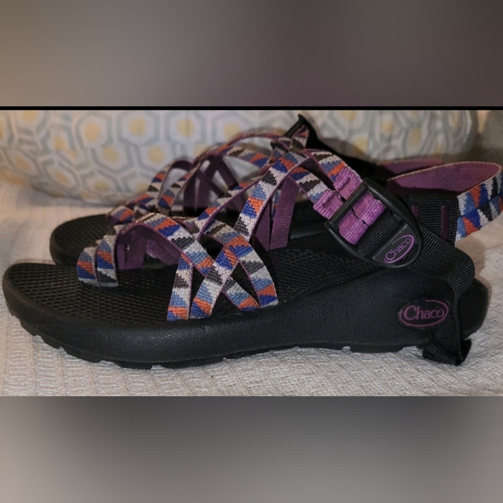 Chacos ZX Womens 6M Strappy Sandals Triangle Pattern Happy Camper Purple Shoes - Picture 6 of 9